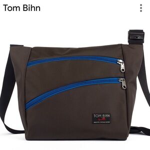 Tom Bihn Icon Cross Body/Over the Shoulder bag. New with tags.
